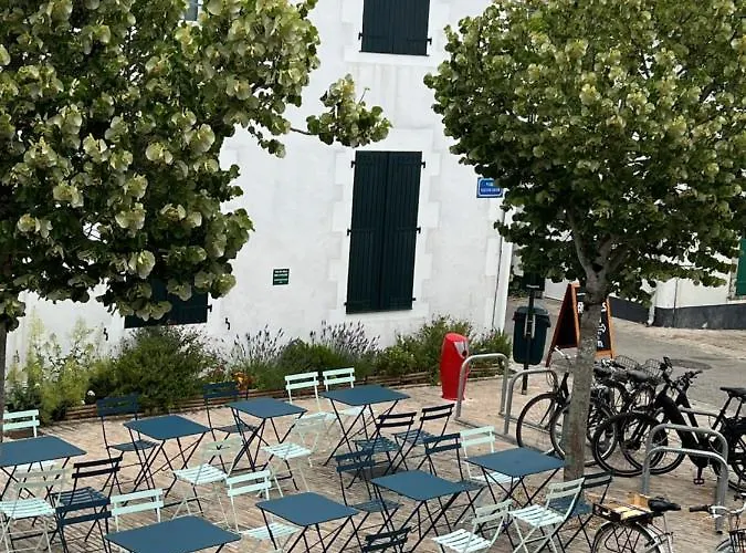 D'hôtes Hôte Des Portes île De Ré Pensión 4*